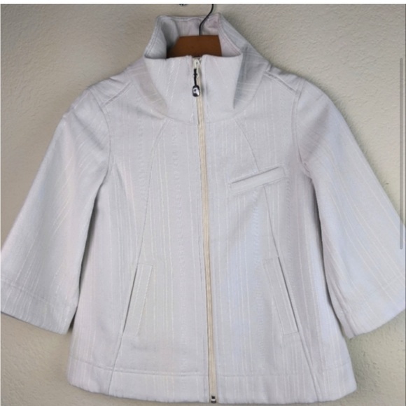 Lululemon Soft Shell Swing Jacket Coat in Off
White 3/4 Sleeves Size 4 - Picture 4 of 12